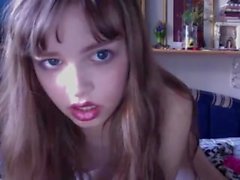 Cute British Teen Webgirl Suck on dildo