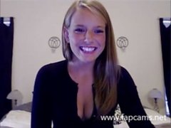 Hot Blonde Masturbates on Webcam