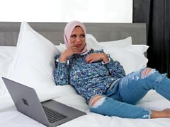 My hijab MILF neighbor want to try american culture