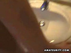 Amateur girlfriend sucks and fucks in her bathroom