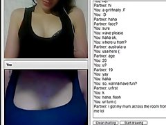 2 girls have fun on chatroulette culona